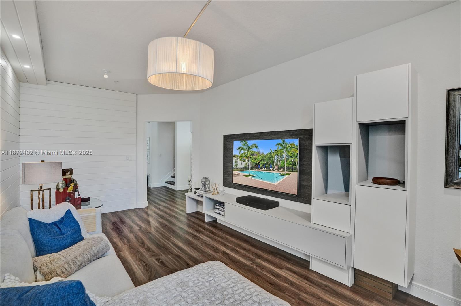 136 SW 185th Way Pembroke Pines, FL 33029