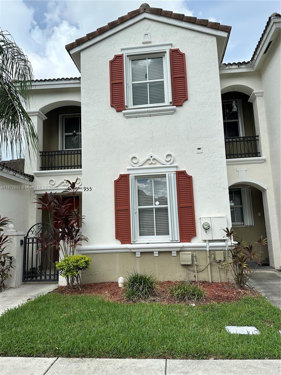 955 NE 42nd Ter #955