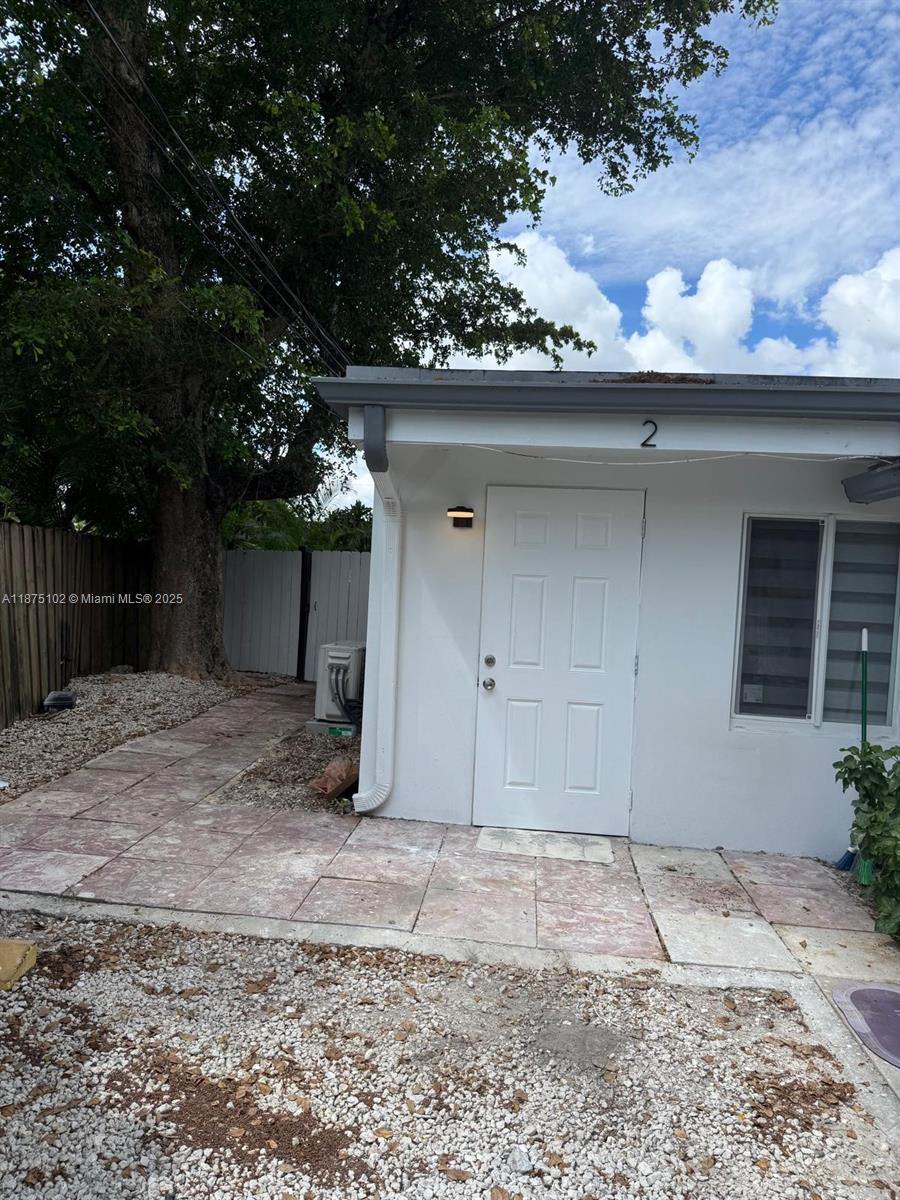 1708 Taft St #2