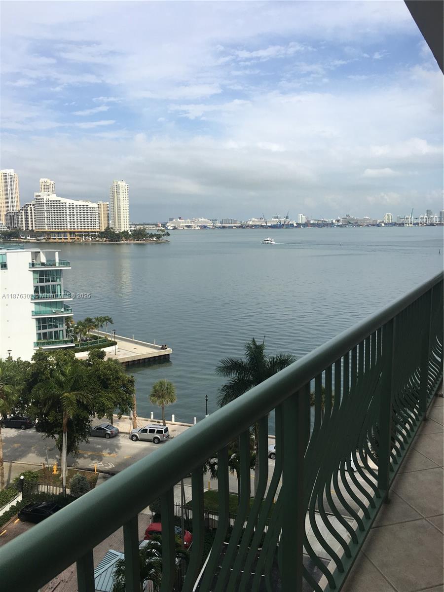 1408 Brickell Bay Dr #912