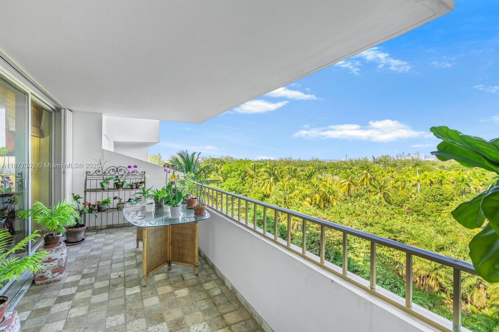 155 Ocean Ln Dr #706