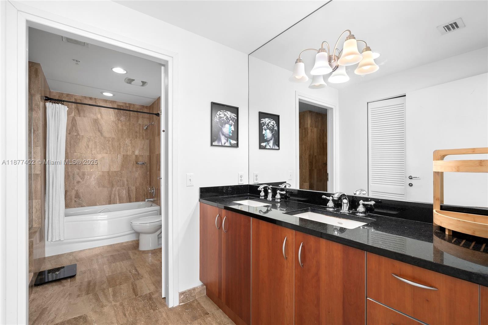 image Met 1 Condo10