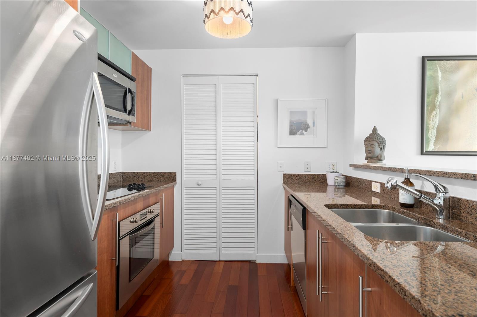 image Met 1 Condo5