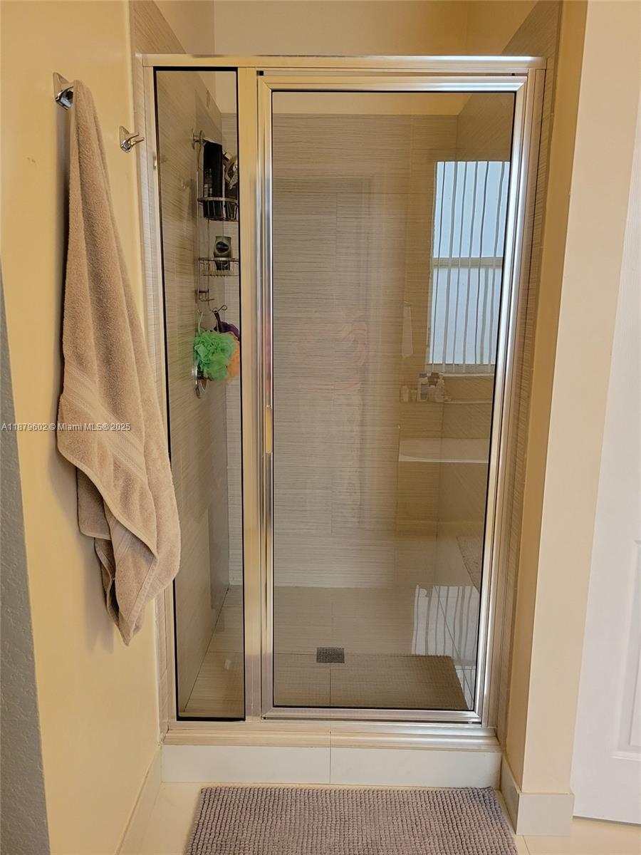 1569 Winterberry Ln Weston, FL 33327