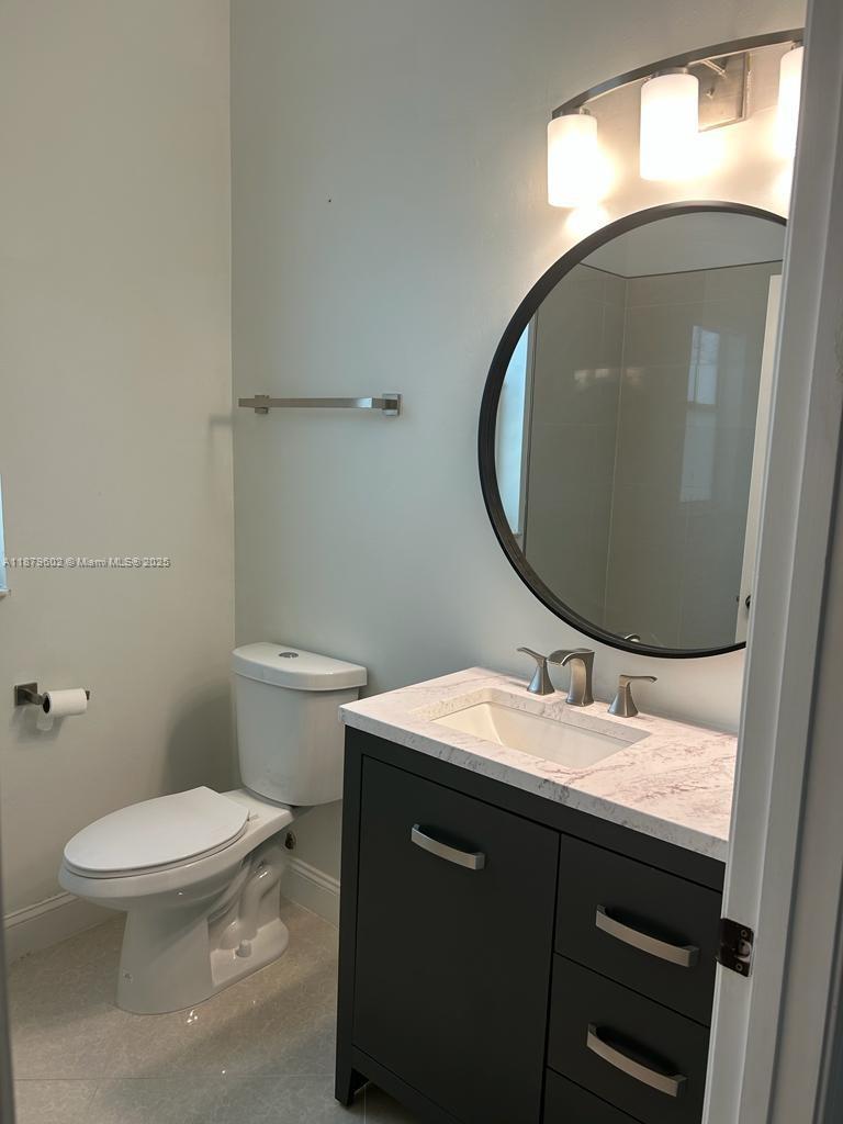 1569 Winterberry Ln Weston, FL 33327