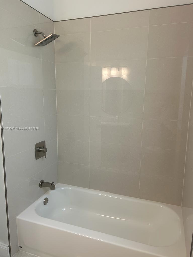 1569 Winterberry Ln Weston, FL 33327