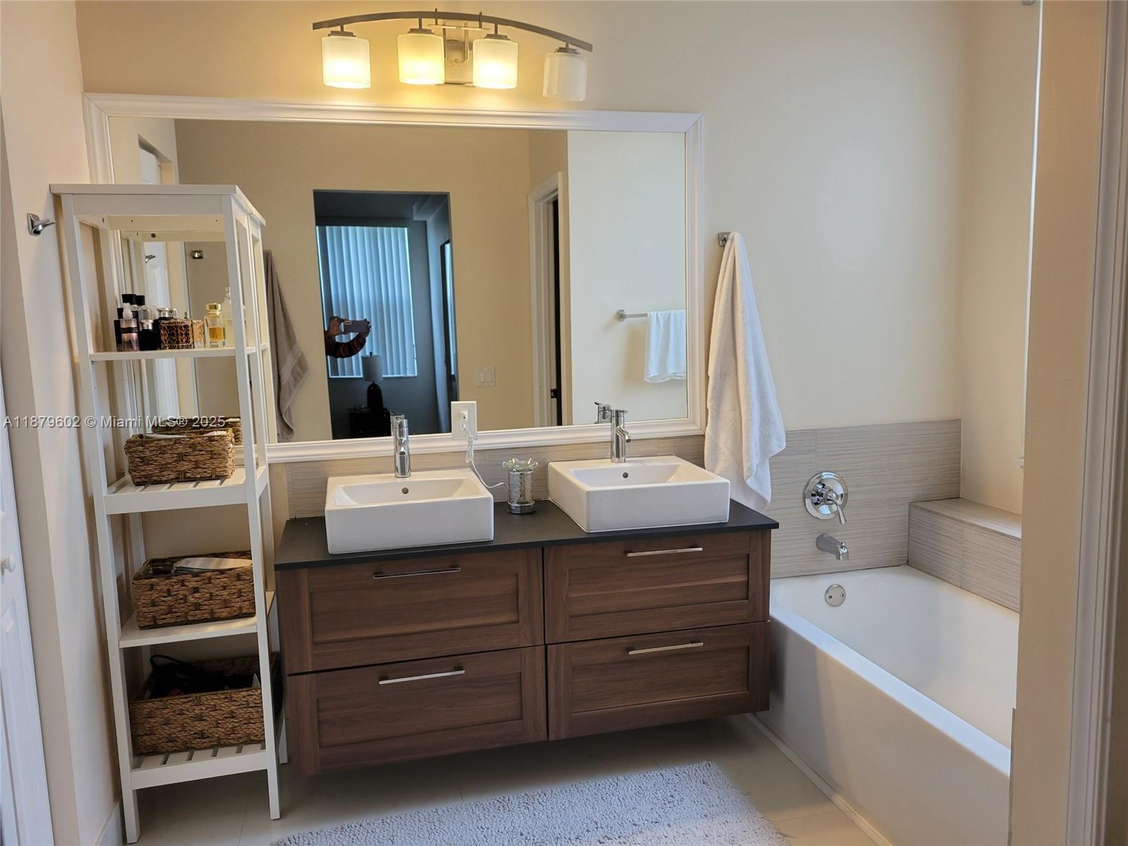 1569 Winterberry Ln Weston, FL 33327