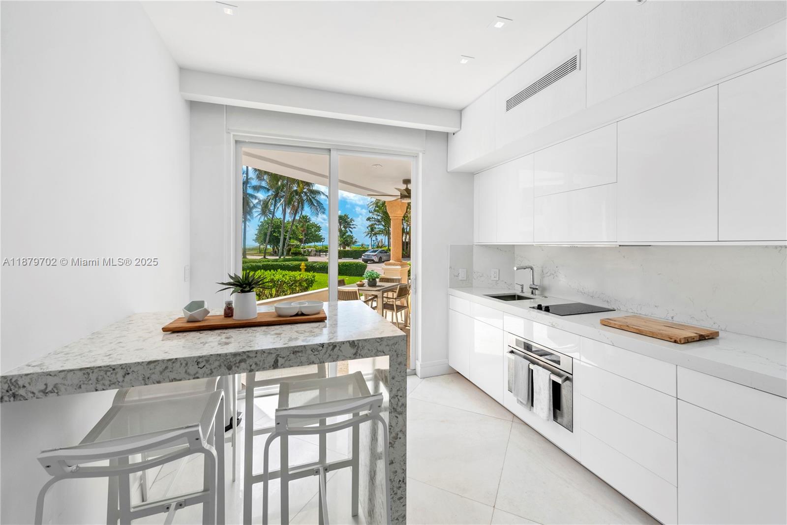 15512 Fisher Is Dr #15512 Miami Beach, FL 33109