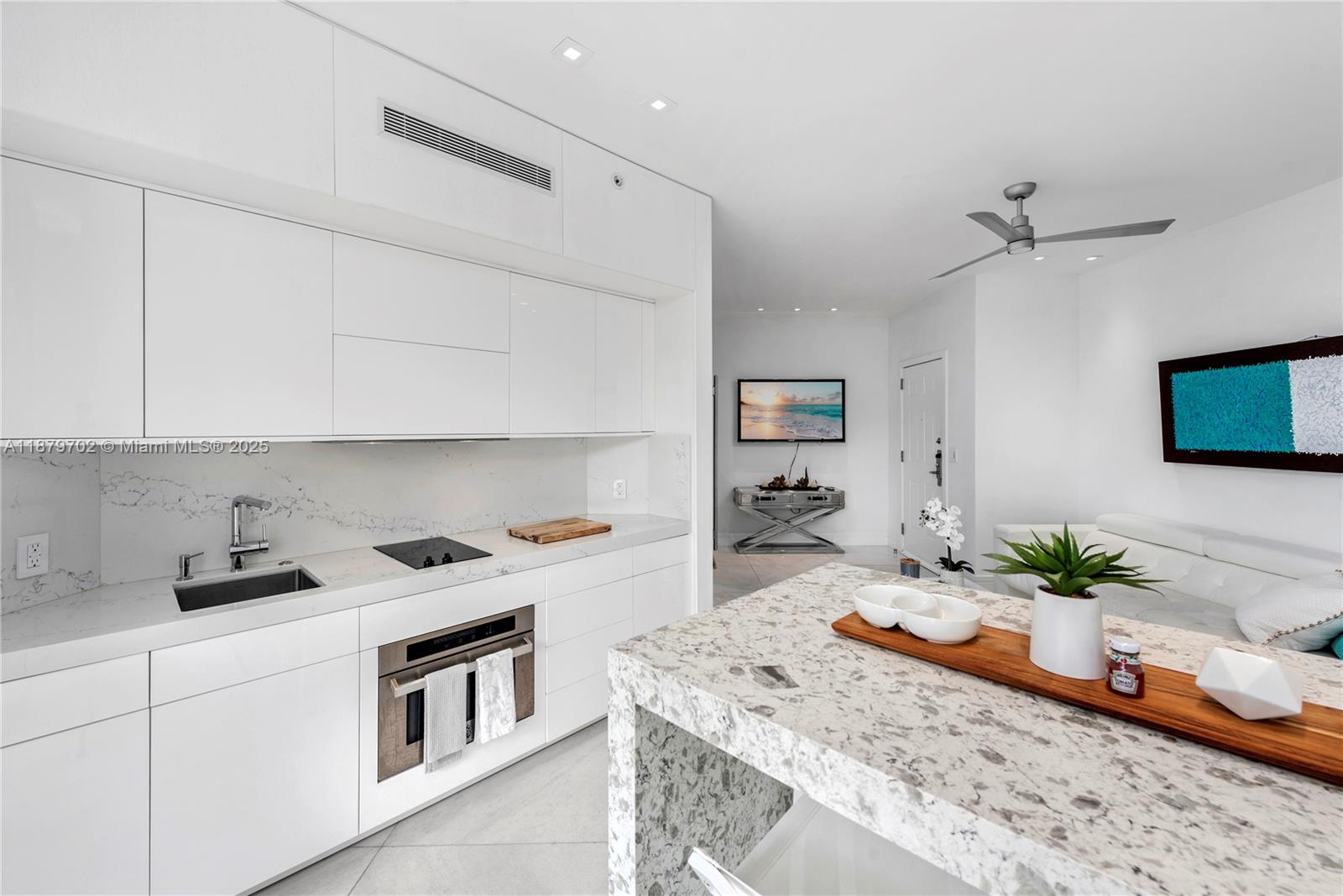 15512 Fisher Is Dr #15512 Miami Beach, FL 33109