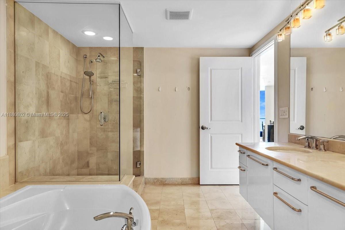 3101 S Ocean Dr #2307 Hollywood, FL 33019