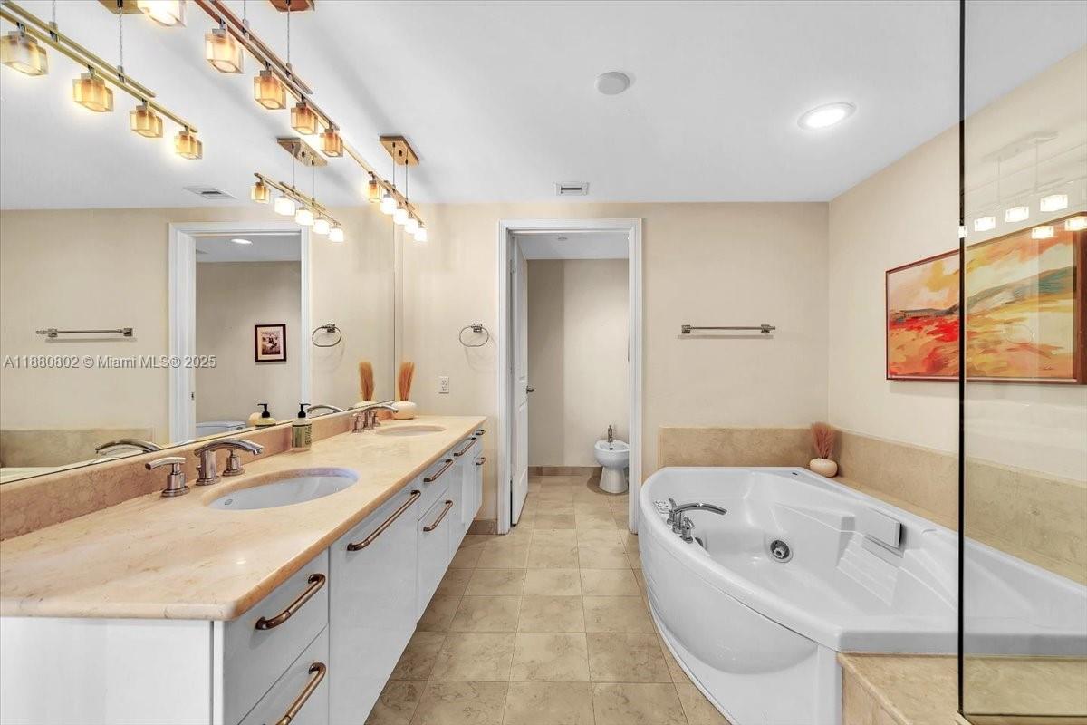 3101 S Ocean Dr #2307 Hollywood, FL 33019