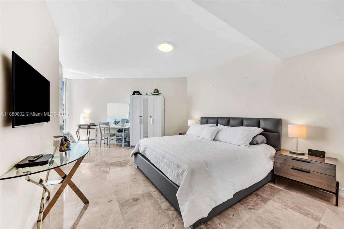 3101 S Ocean Dr #2307 Hollywood, FL 33019