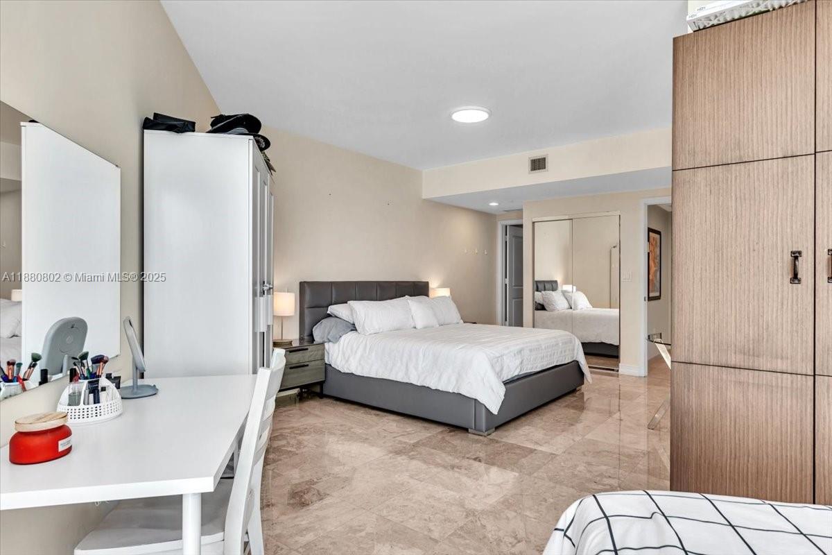 3101 S Ocean Dr #2307 Hollywood, FL 33019