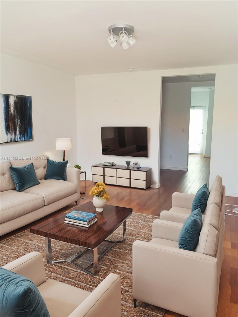 745 13th St #16,Miami Beach, FL 33139