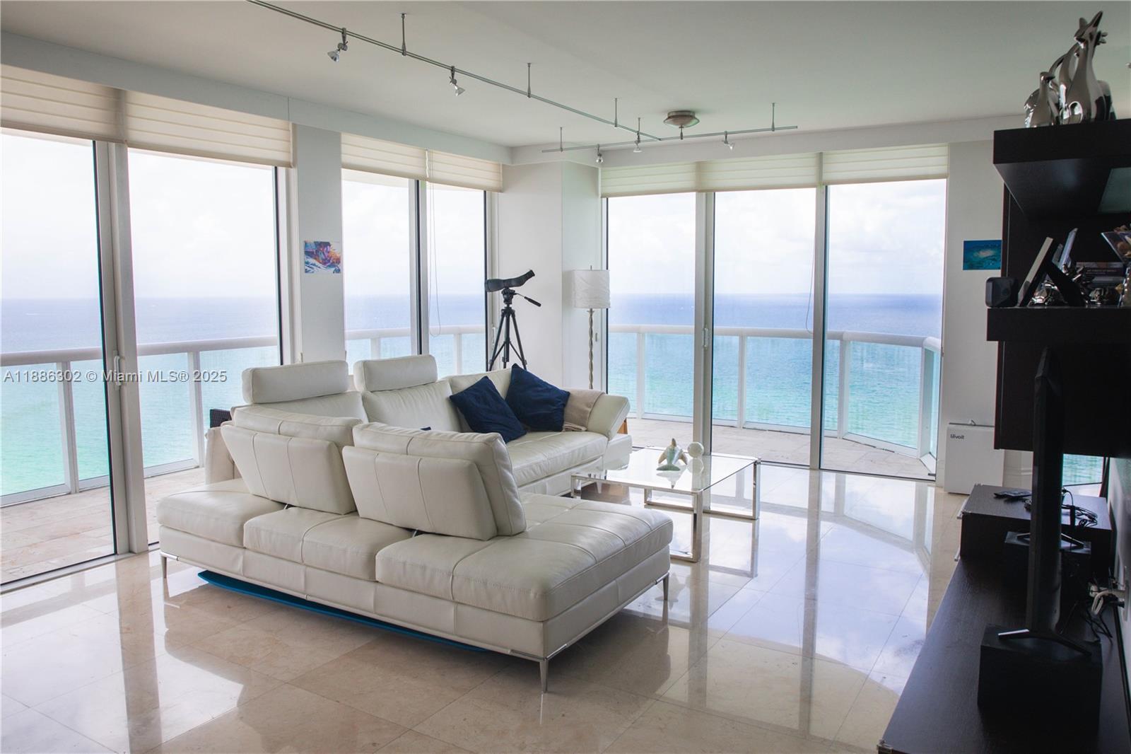 6365 Collins Ave #3201
