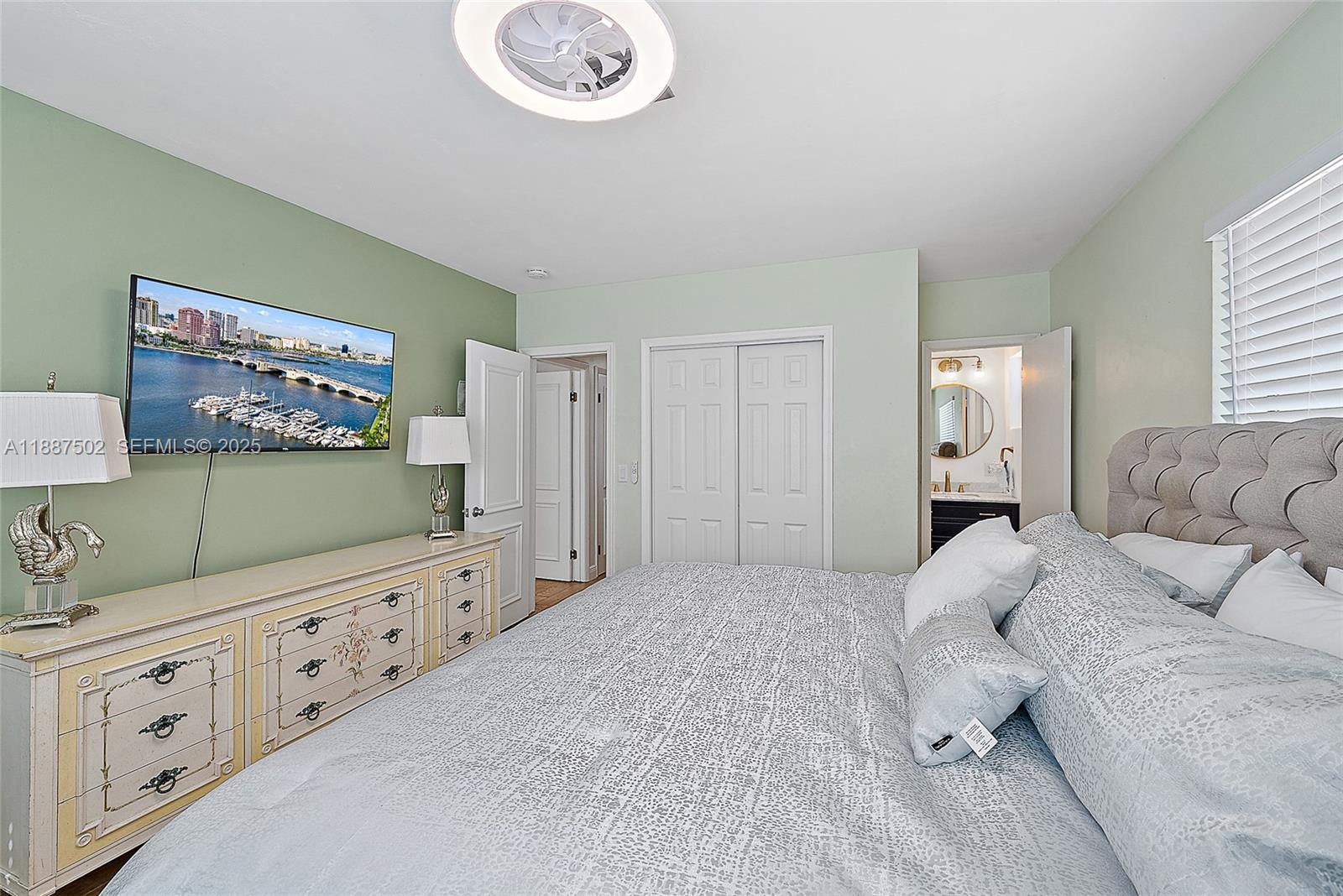 367 W Riverside Dr Tequesta, FL 33469