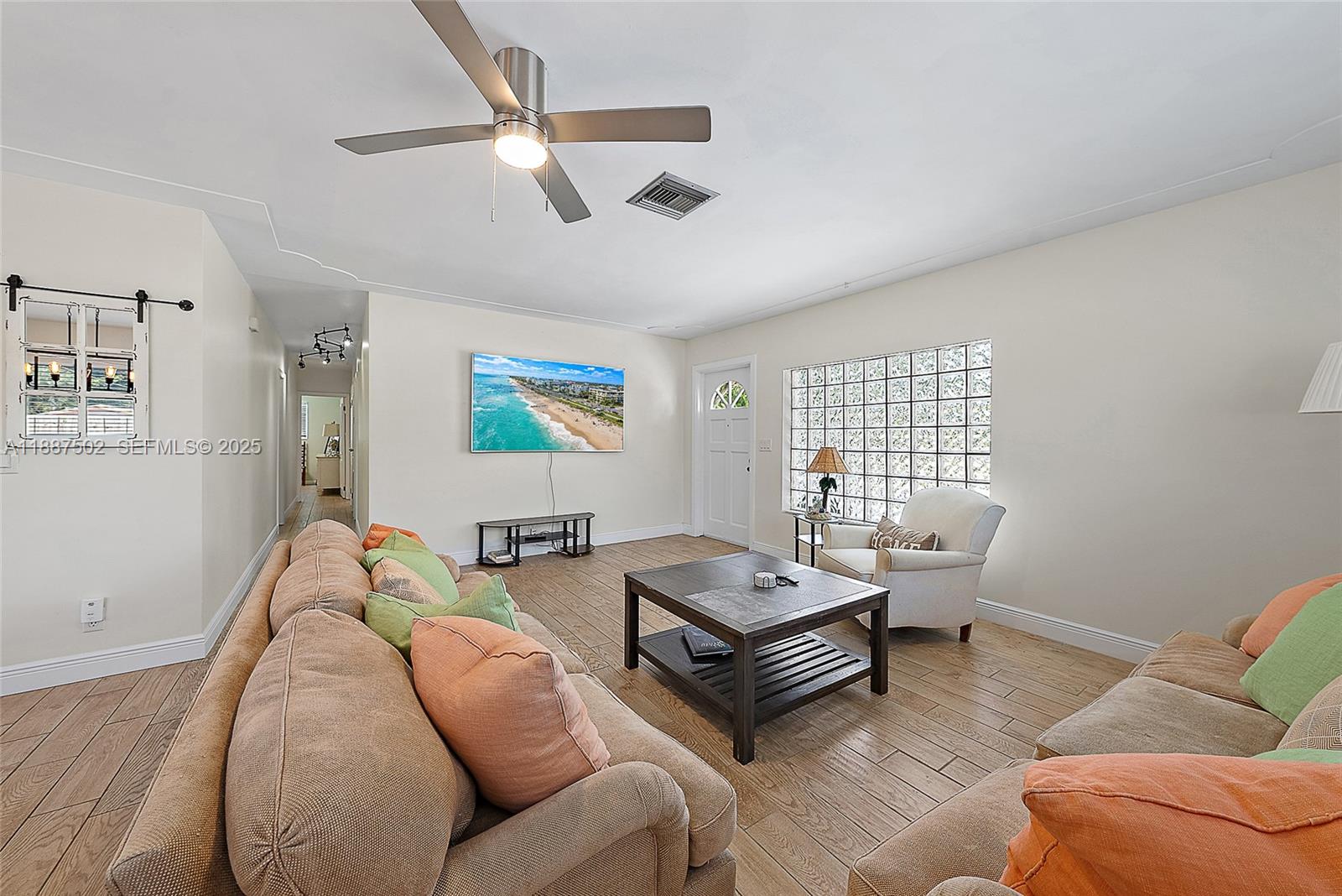 367 W Riverside Dr Tequesta, FL 33469