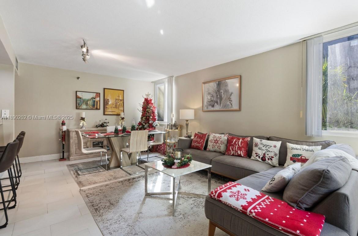 image Madison Downtown Condo2