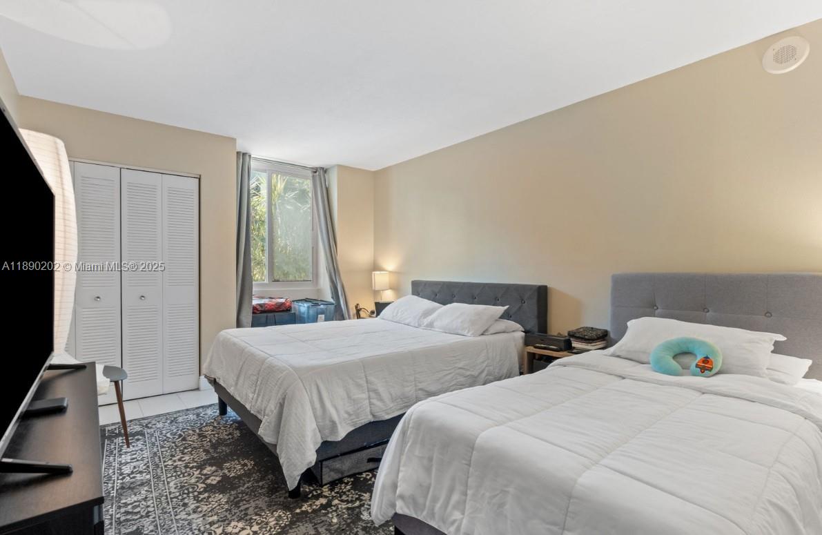 image Madison Downtown Condo7