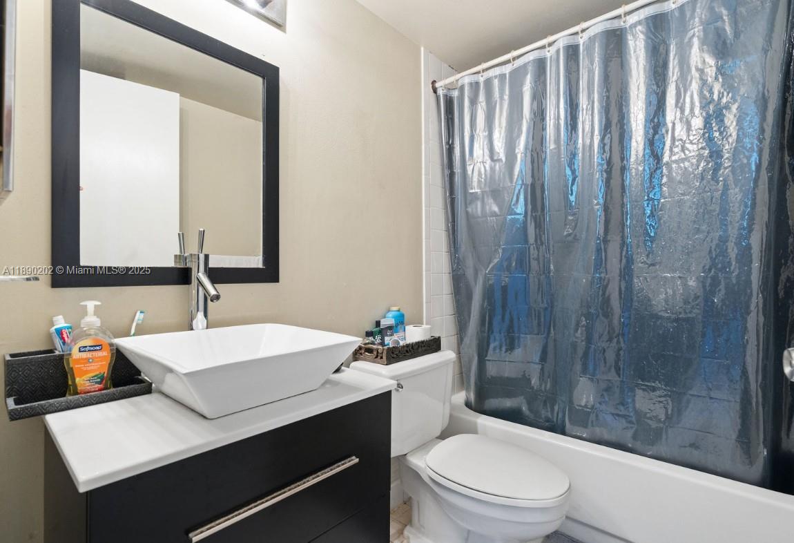 image Madison Downtown Condo8