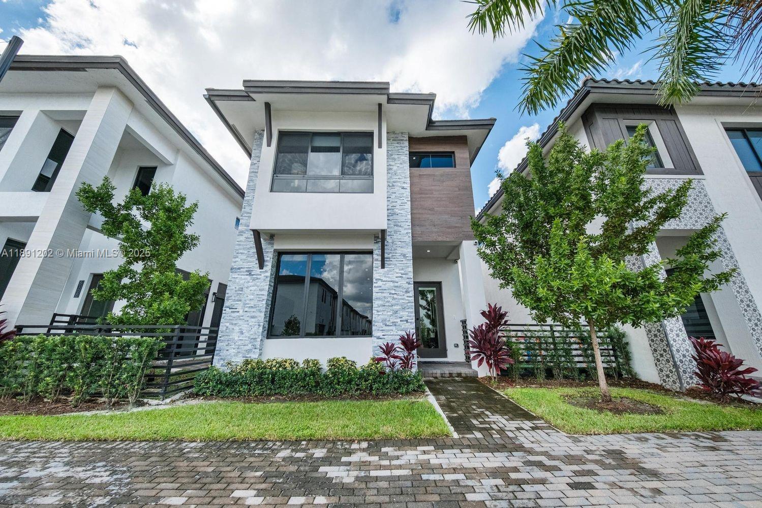 8120 NW 43rd St