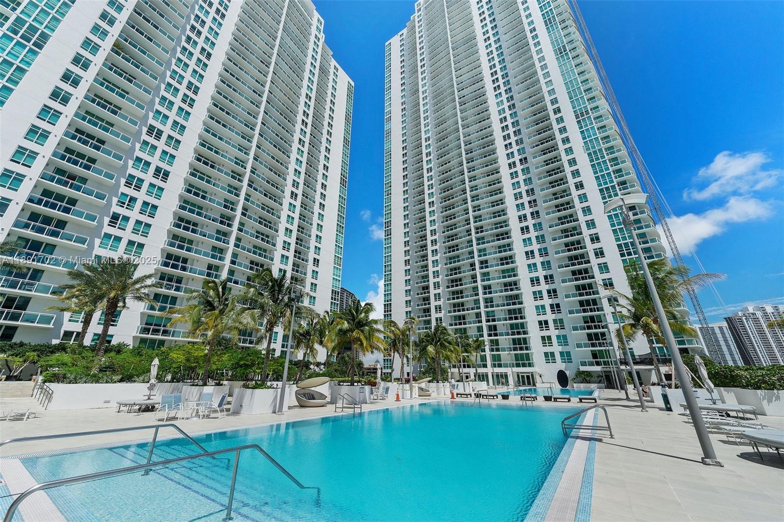 950 Brickell Bay Dr #1509