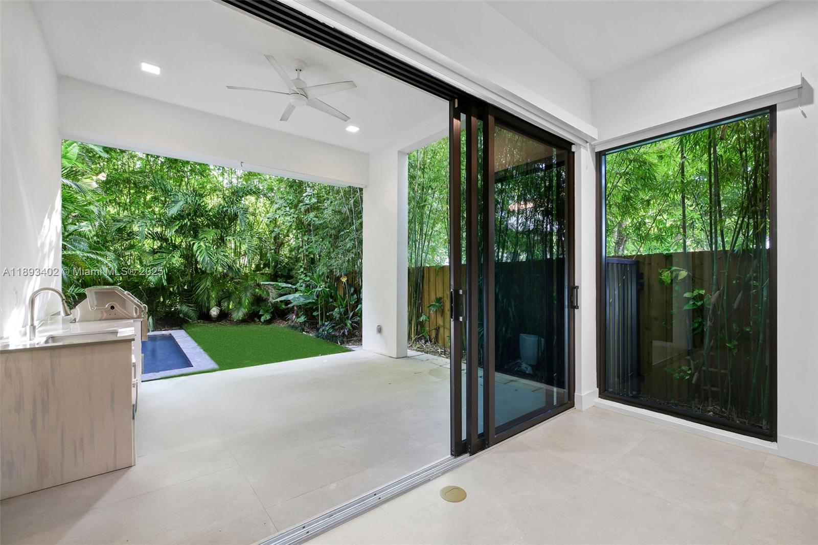 3063 Elizabeth St Miami, FL 33133