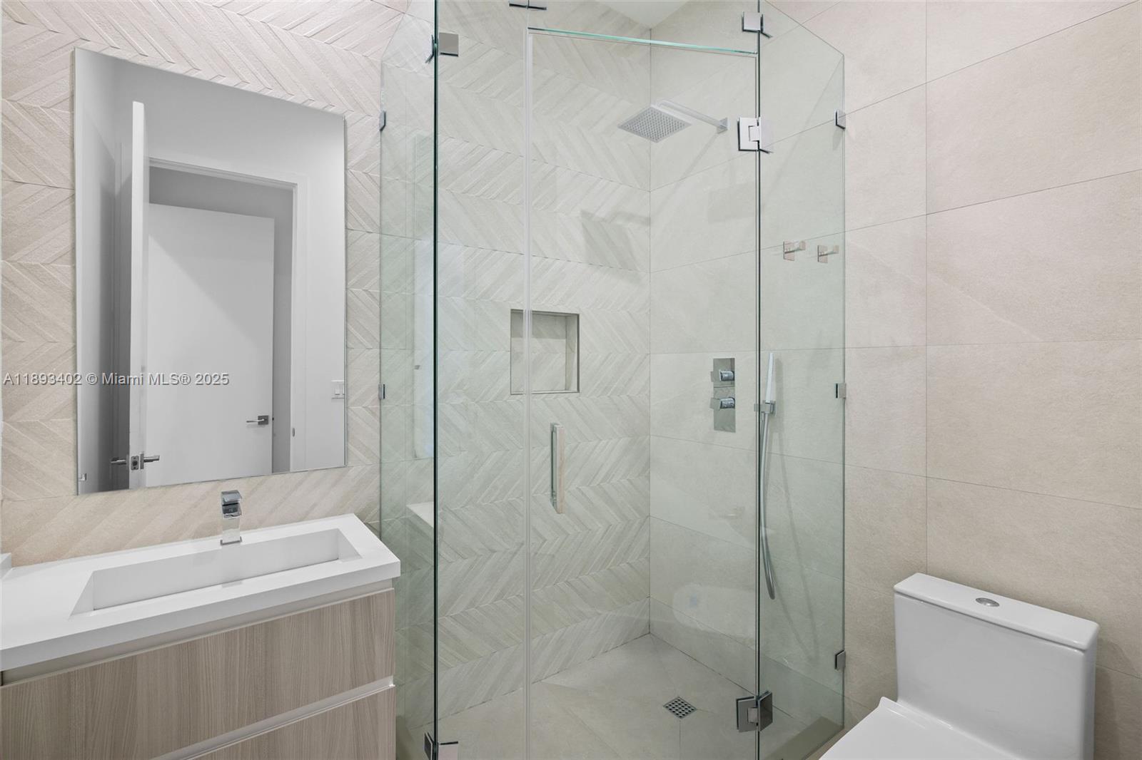 3063 Elizabeth St Miami, FL 33133