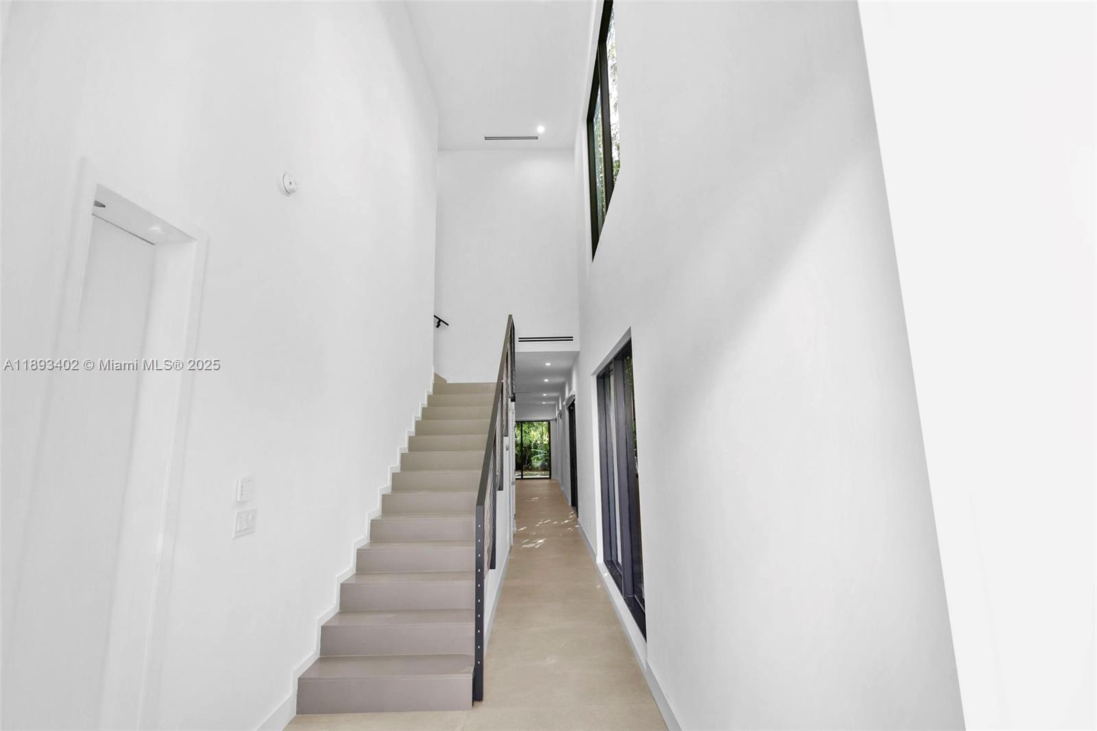 3063 Elizabeth St Miami, FL 33133