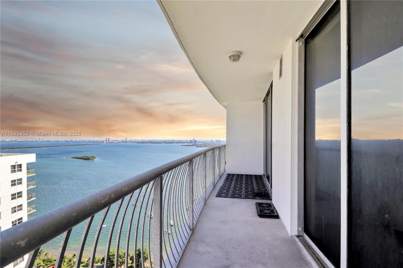 1750 N Bayshore Dr #3905