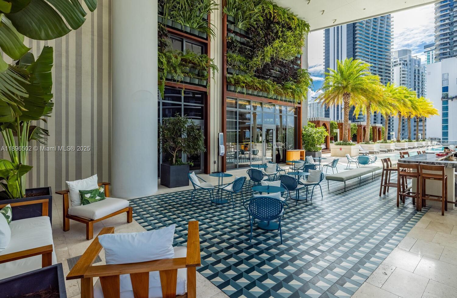 image Sls Lux Brickell24