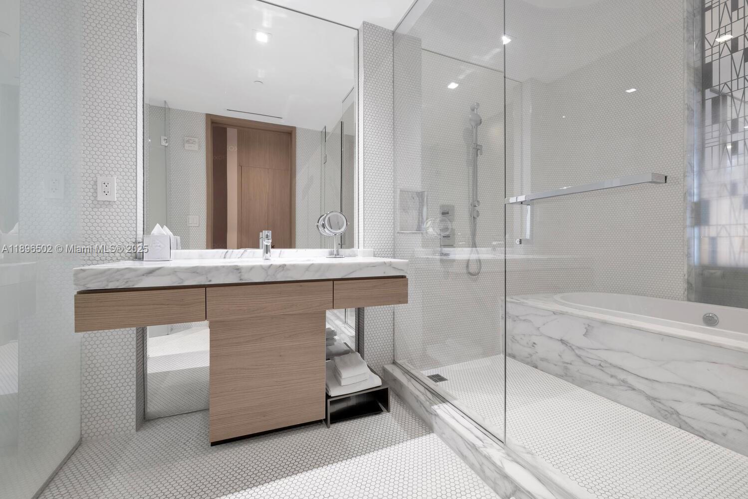 image Sls Lux Brickell2