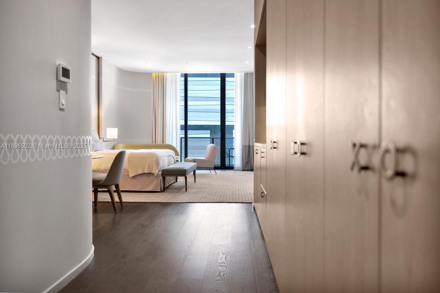 image Sls Lux Brickell6