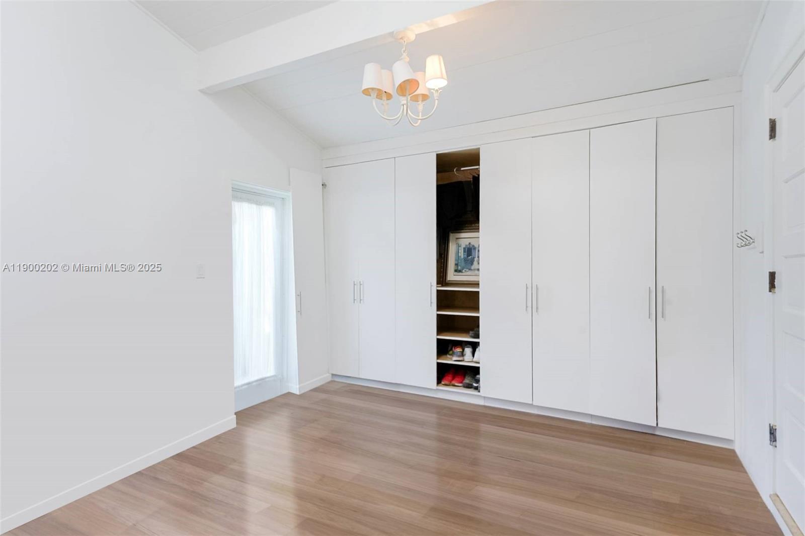 4920 SW 76th St Miami, FL 33143