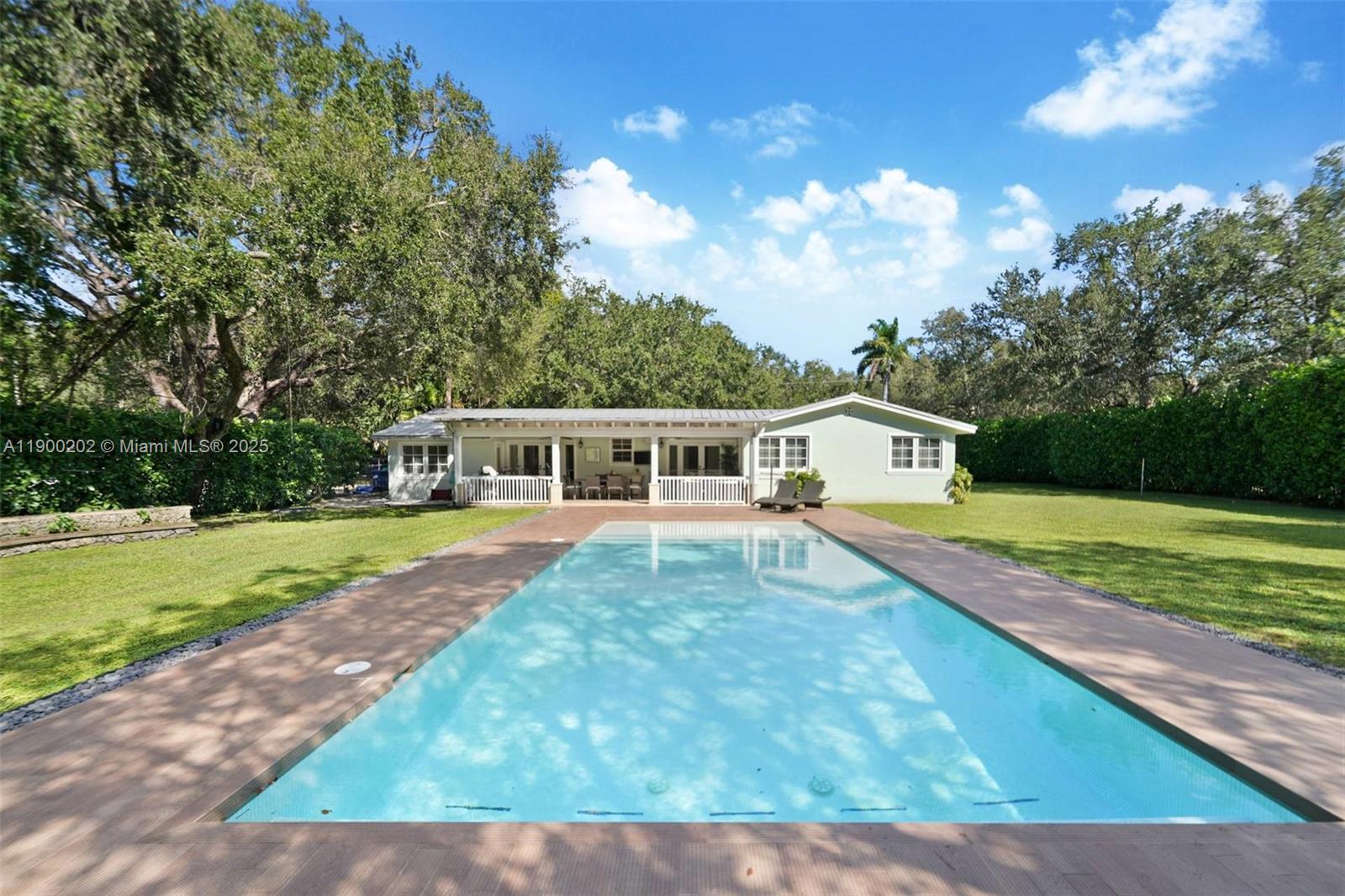 4920 SW 76th St Miami, FL 33143