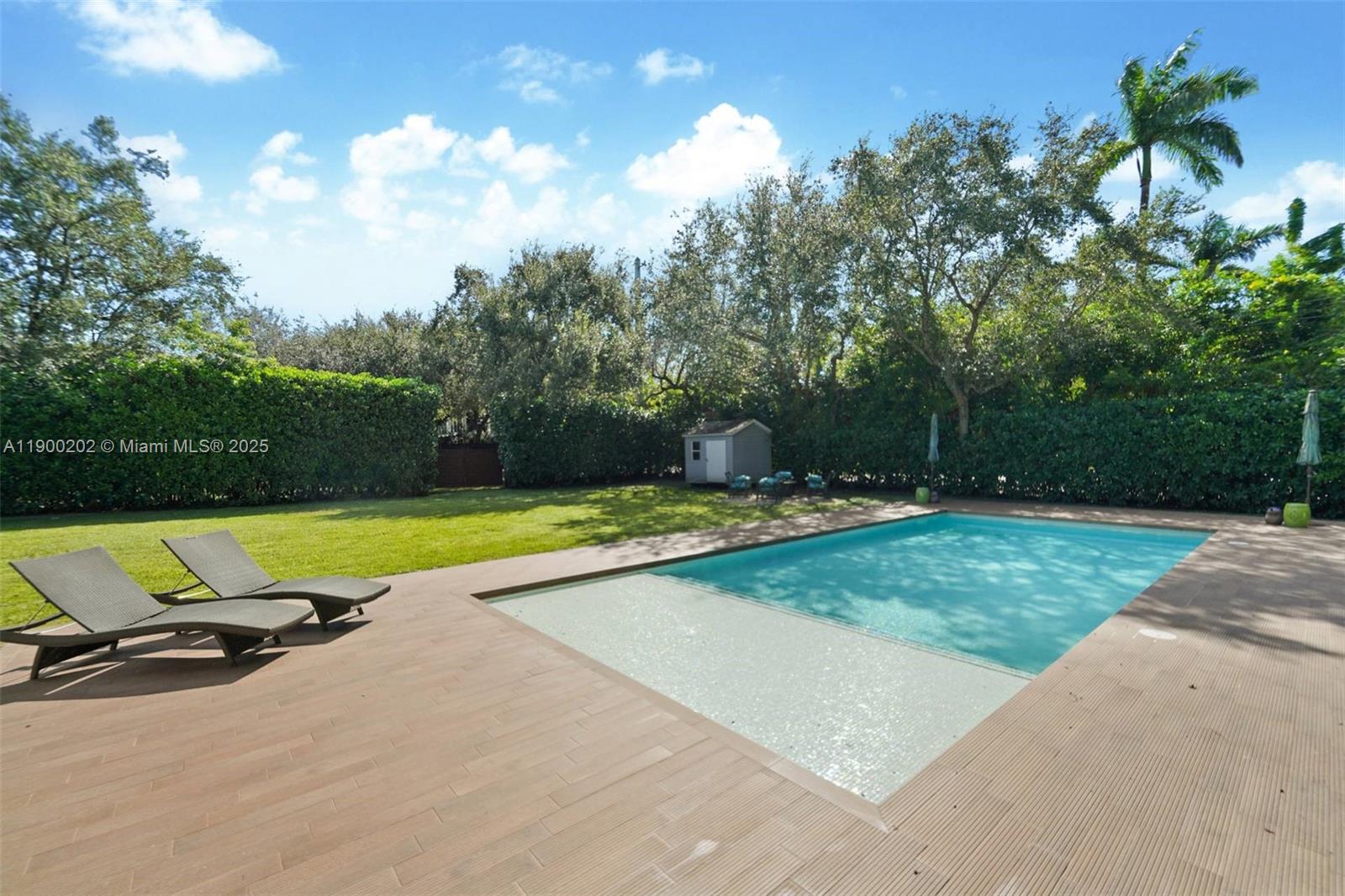 4920 SW 76th St Miami, FL 33143