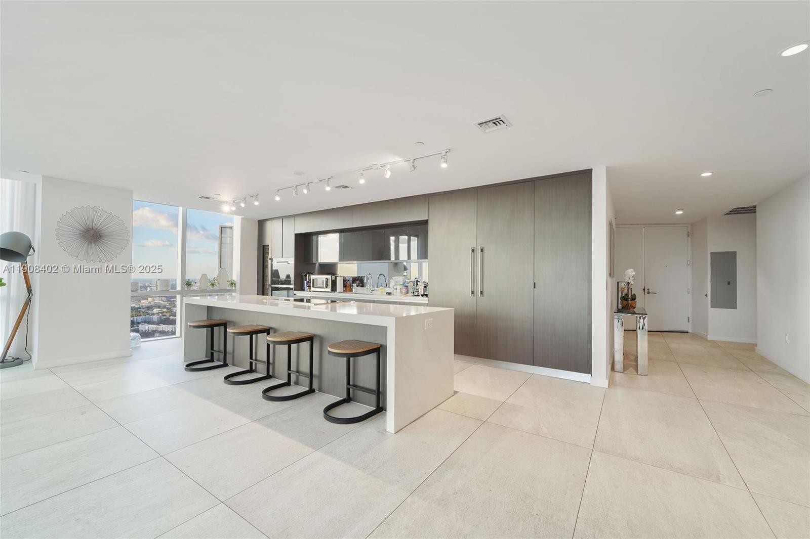 851 NE 1st Ave #4612 Miami, FL 33132