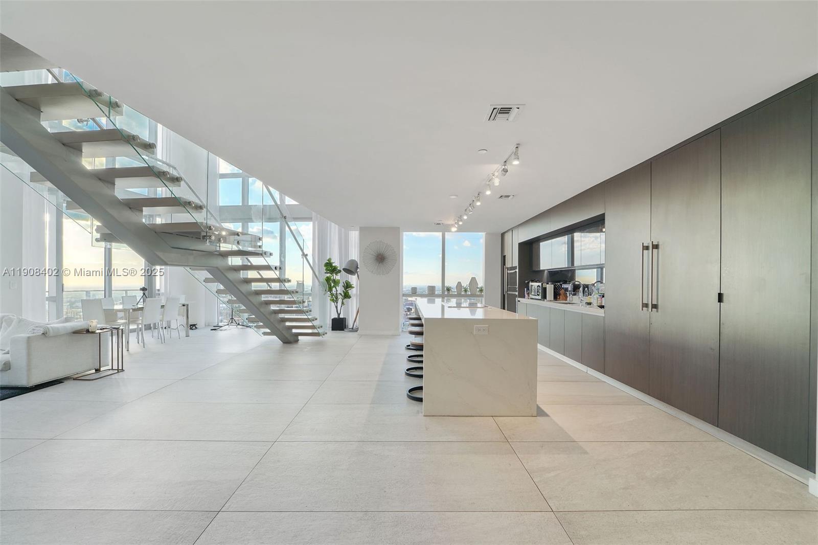 851 NE 1st Ave #4612 Miami, FL 33132