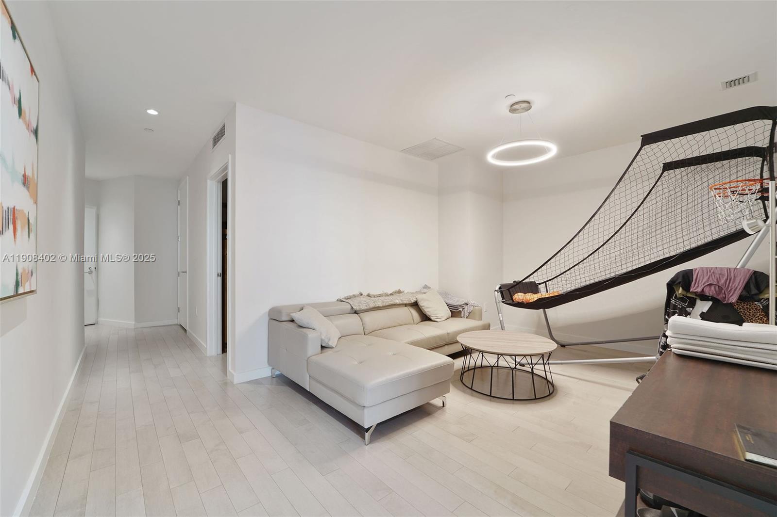 851 NE 1st Ave #4612 Miami, FL 33132