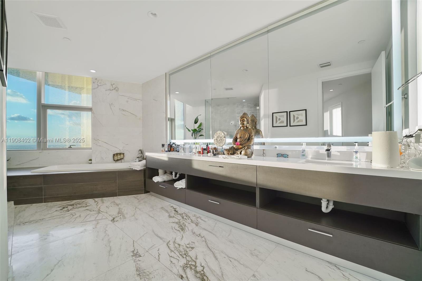 851 NE 1st Ave #4612 Miami, FL 33132