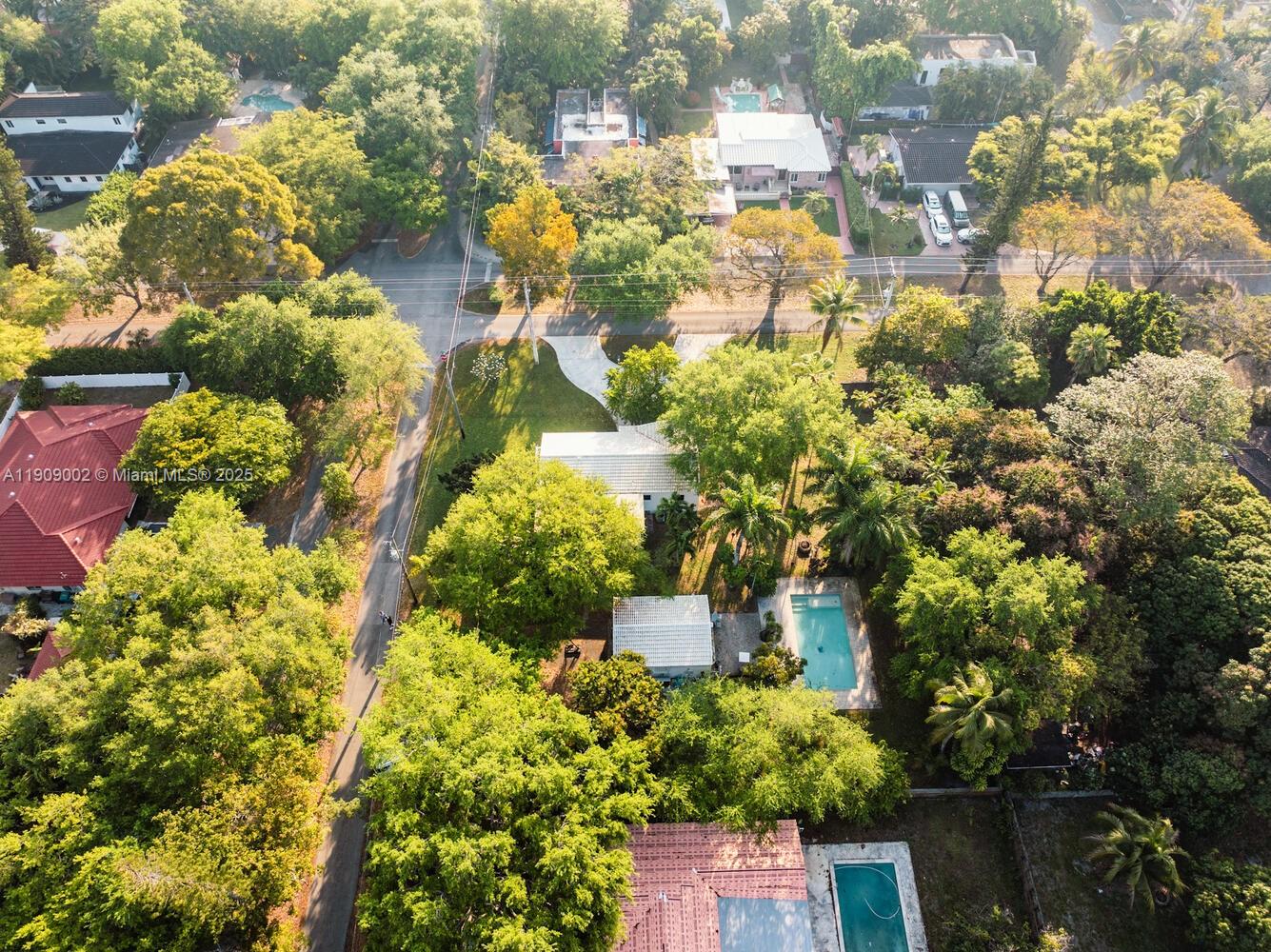 11660 NE 8th Ave Biscayne Park, FL 33161