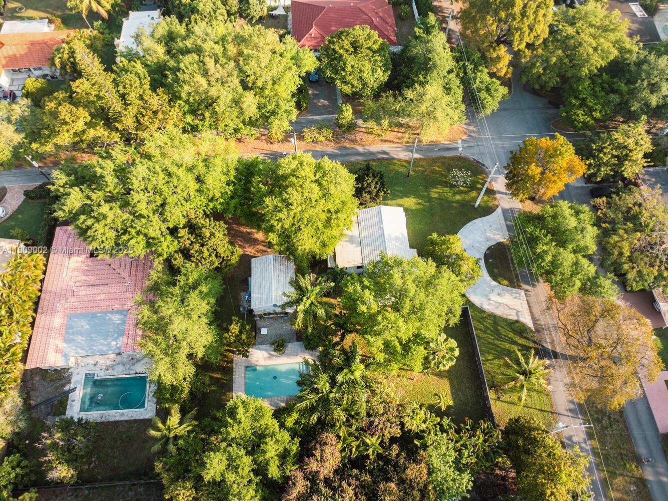 11660 NE 8th Ave Biscayne Park, FL 33161