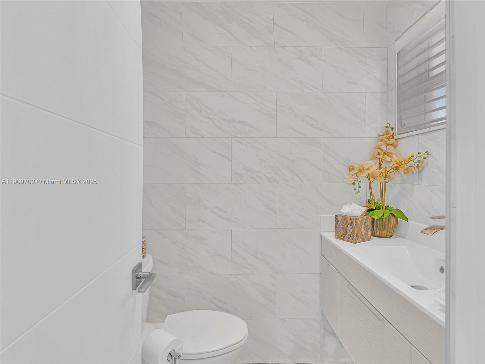 215 SE 3rd Ave #403C Hallandale Beach, FL 33009