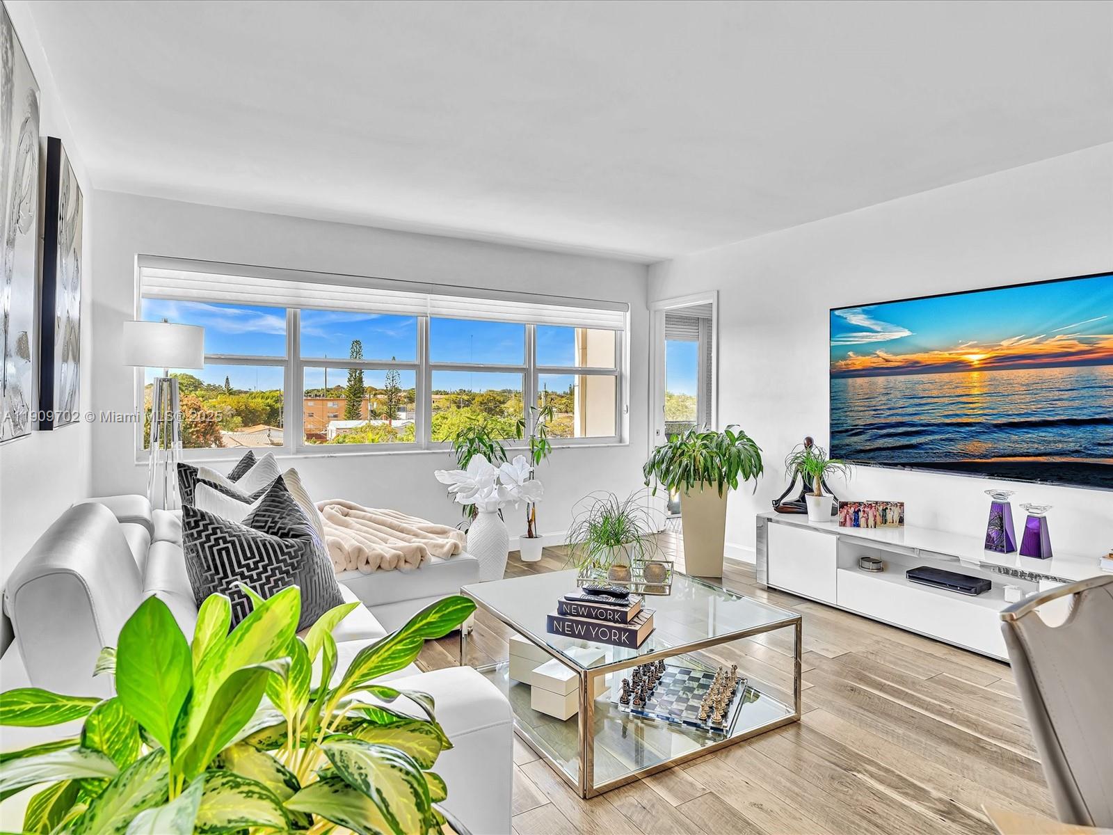 215 SE 3rd Ave #403C Hallandale Beach, FL 33009