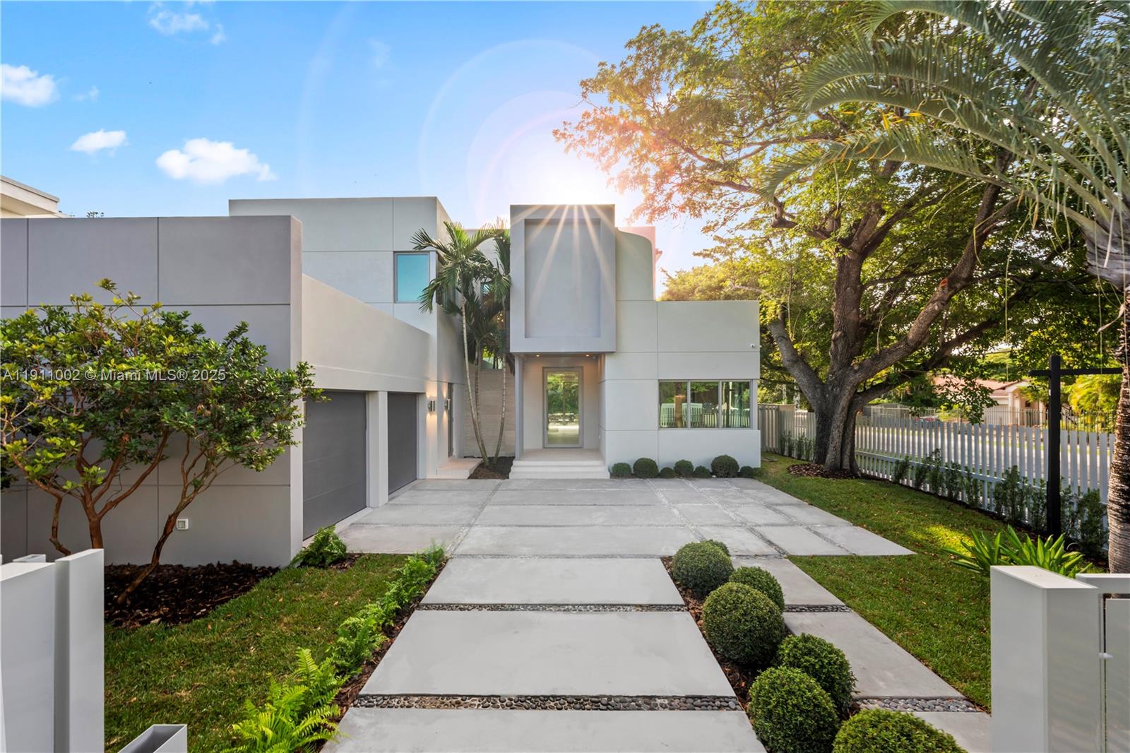 3200 Calusa St Coconut Grove, FL 33133