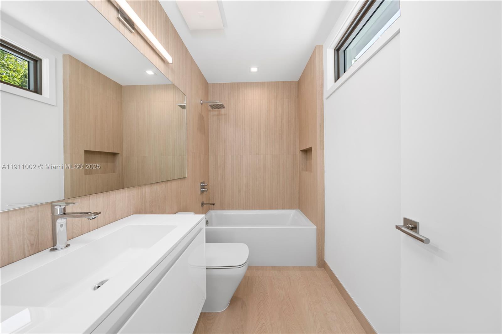 3200 Calusa St Coconut Grove, FL 33133