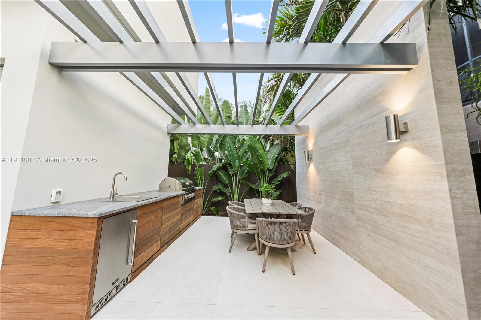 3200 Calusa St Coconut Grove, FL 33133