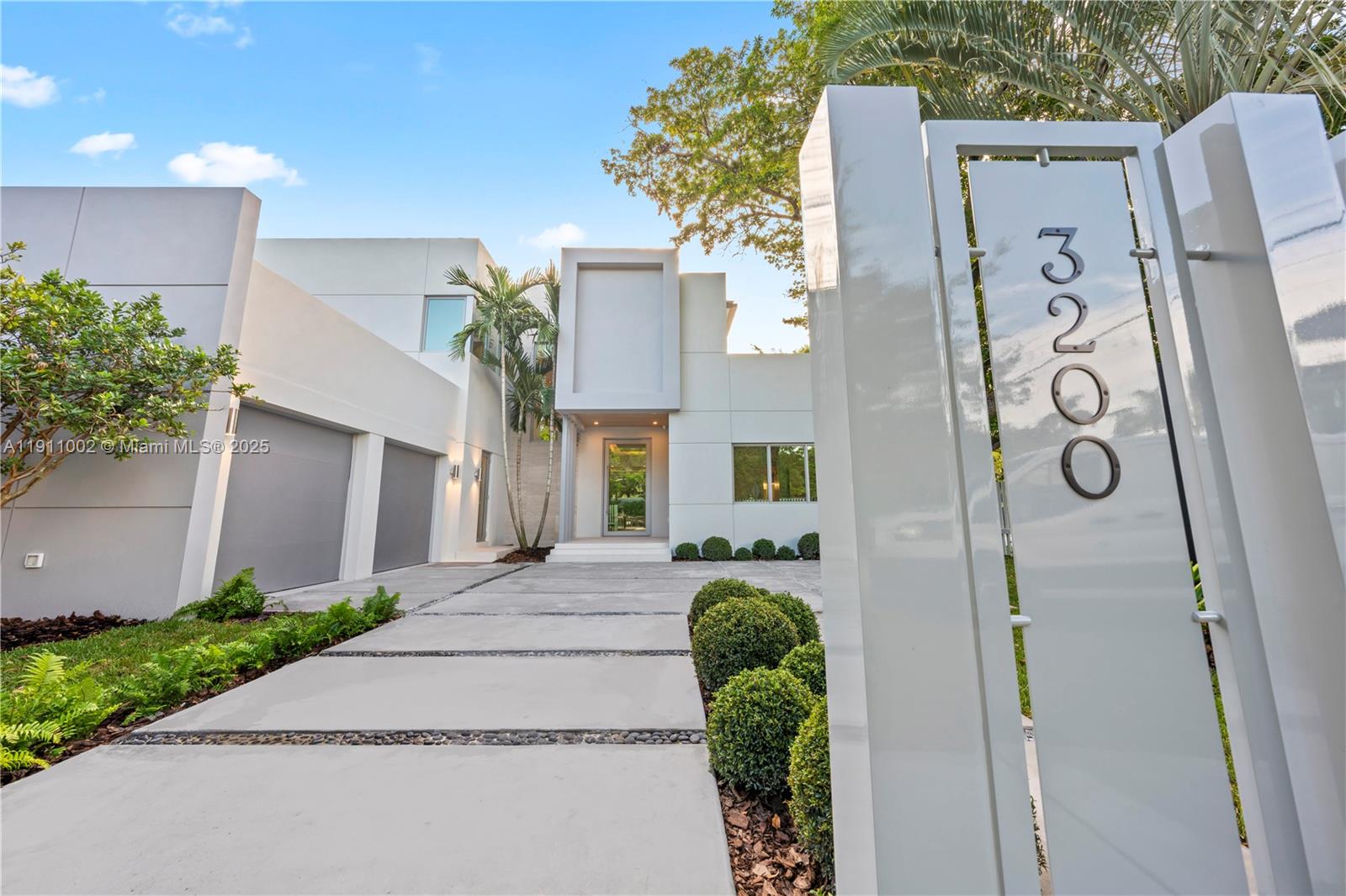 3200 Calusa St Coconut Grove, FL 33133