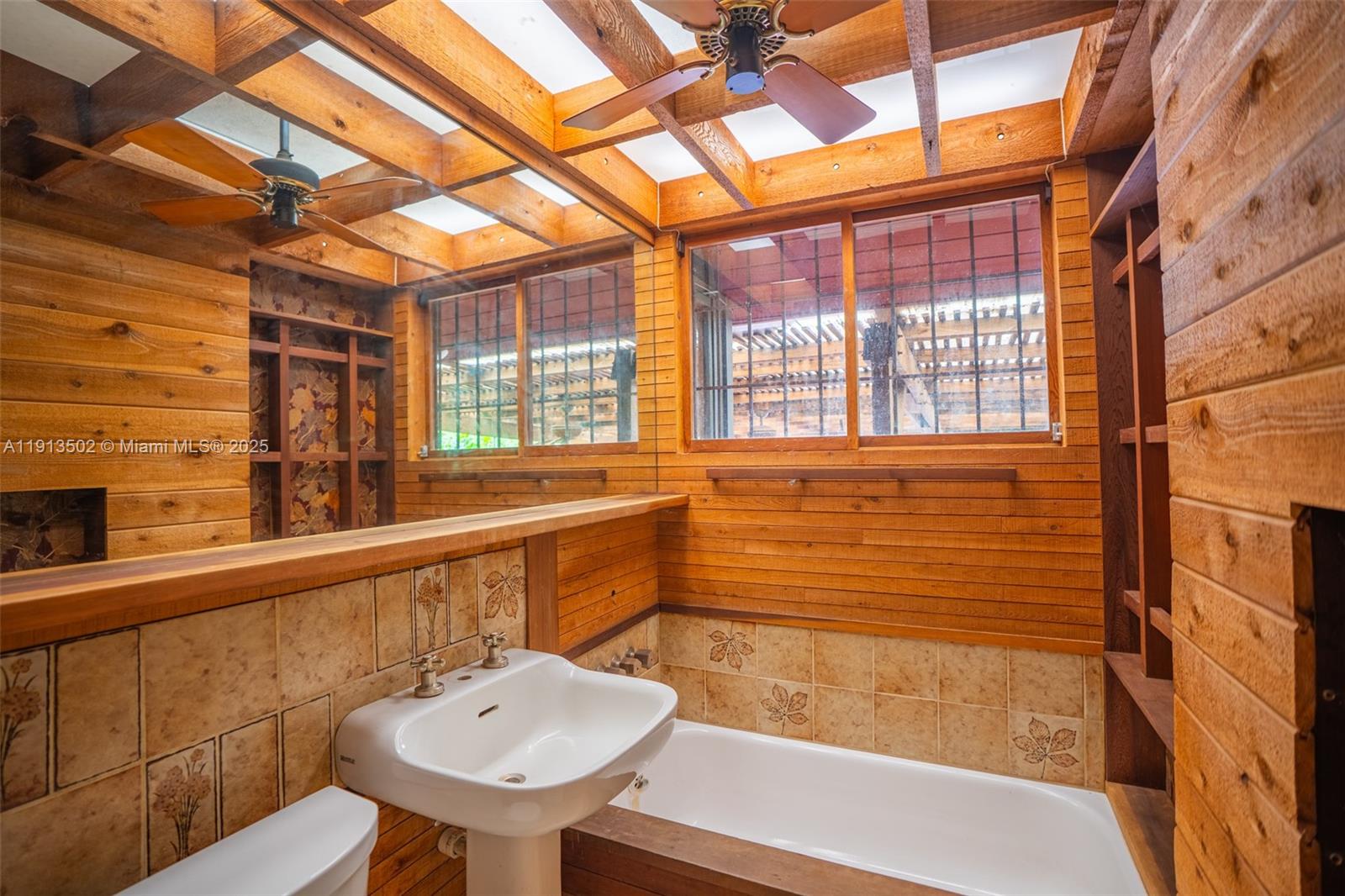 6551 SW 75th Ter South Miami, FL 33143