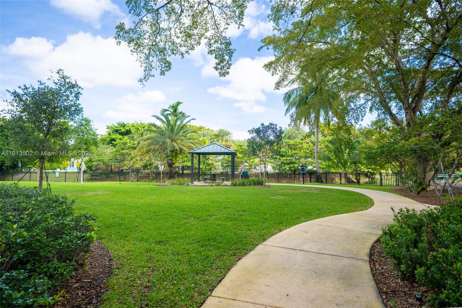 6551 SW 75th Ter South Miami, FL 33143